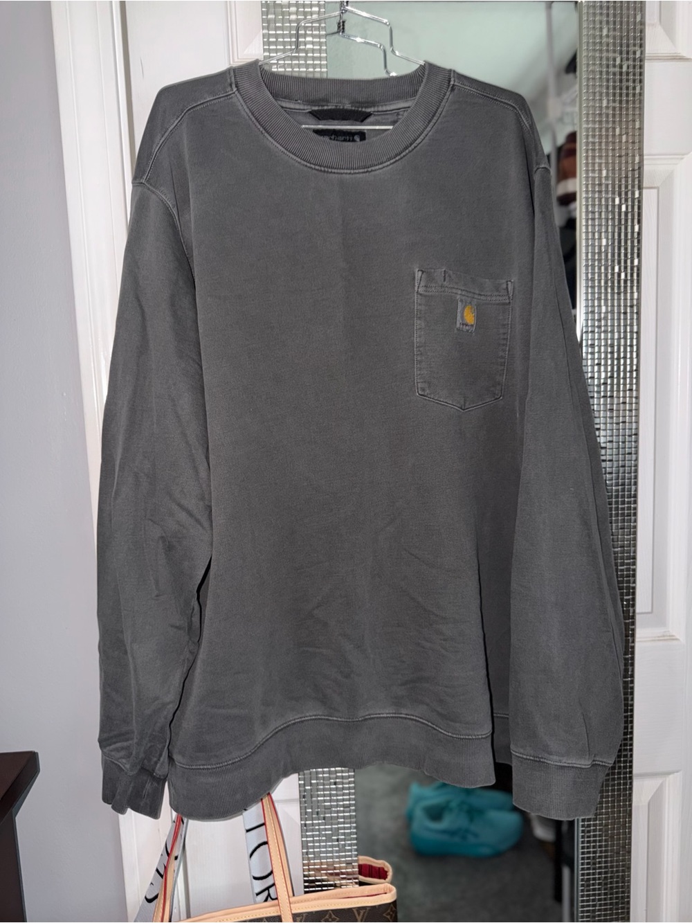 Men’s Carhartt sweater